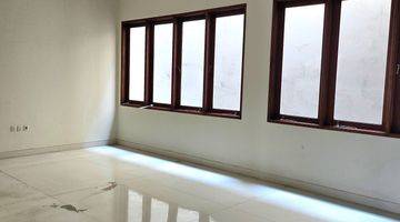 Gambar 1 Dijual Rumah 2 Lantai Bagus