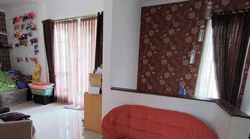 Gambar 4 Rumah Modern 2,5 Lantai Semi Furnish Only One Di Kota Wisata