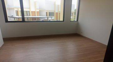 Gambar 3  Rumah 3 Lantai Unfurnished Baru OTHER - PPJB, Girik, Adat, dll di Greenwhich cluster Blizfield, BSD