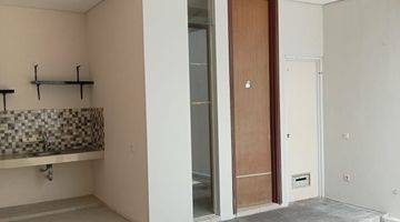 Gambar 3 Rumah One Gate 3br, Design Minimalis  2 Lantai Semi Furnished 