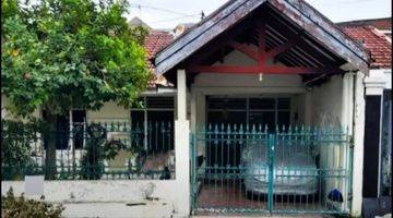tampak depan dijual rumah 1 lantai shm