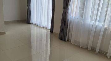 Gambar 4 Rumah di River Valley Residence 2 Lantai Bagus Timur semi furnished