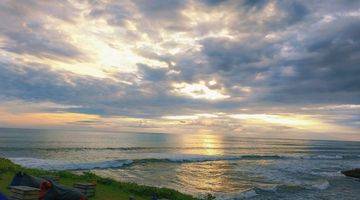 Gambar 3 Tanah Luas Tepi Pantai Cocok Untuk Resort di Kedungu