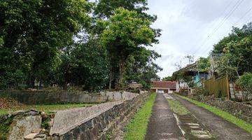 Gambar 1 Rumah tua (HITUNG TANAH) di Ranca Bentang, Ciumbuleuit SHM Timur