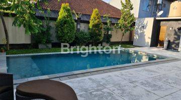 Gambar 4 Luxury Villa For  Sale