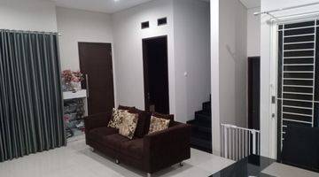 Gambar 3 Rumah 2 Lantai Bagus Furnished di Sayap Setra Duta, Bandung