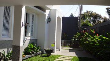 Gambar 2 Dijual Murah Rumah Cantik Semi Furnished Di Setiabudi Bandung