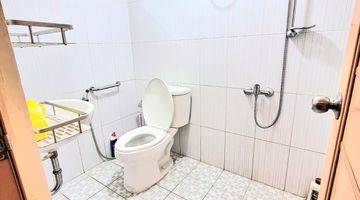 Gambar 4 Rumah minimalis 2 Lantai Baru Semi Furnished, lingkungan asri