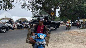 Gambar 5 Di Lelang Gudang  Lokasi Depan Danau Cipondoh Cocok Buat Kafe ,komersial Deket Tol Deket Hotel Delangkah Dari Stasium Kereta Harga Murah Separoh Njop Surat2 Aman Lokasi Sangat Strategis Pingir Jalan Raya Cipindoh Samping Sekolahan Pusat Hibura Harga Surat