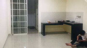 Gambar 2 Rumah Kontrakan 2 Lantai Bagus Semi Furnished di Green Lake City , Tangerang