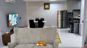 Gambar 2 Rumah 2 Lantai Semi Furnished SHM di Bsd City Tangerang