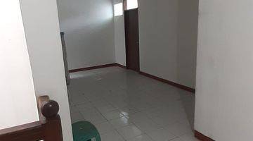 Gambar 5 Rumah Di Jl. Mandala Raya Tomang Shm