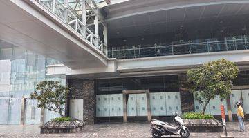 Gambar 1 Gedung perkantoran Landmark Pluit