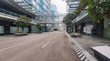 Gambar 2 Gedung perkantoran Landmark Pluit