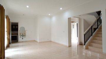 Gambar 4 Rumah 2 Lantai Bagus Semi Furnished SHM Di Alam Sutera Tangerang Selatan 