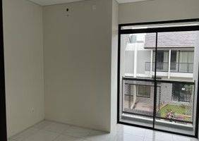 Gambar 4 Rumah Semi Furnished 2 Lantai di Kota Baru Parahyangan