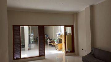 Gambar 5 Rumah 2 Lantai Bagus Semi Furnished SHM di Komplek Pasadena, Bandung