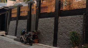 tampak depan rumah 2 lantai full furnish