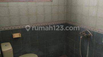 kamar mandi banting harga rumah 2 lantai