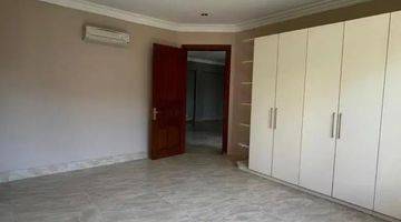 Gambar 4 Dijual Rumah 2 Lantai Dengan Private Swimming Pool 