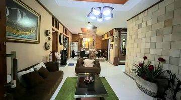 Gambar 1 Dijual Rumah Hook 2 Lantai Full Garden Daerah Pesanggrahan