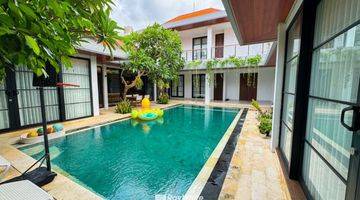 Gambar 1 Beautiful Villa 8 Rooms Super Strategic Location in Kuta