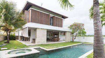 Gambar 1 Luxury Tropical Modern Villa at Cemagi For Sale
