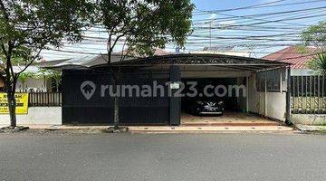 Gambar 4 Rumah Lama di Kebayoran Baru Turun Harga Lokasi Strategis