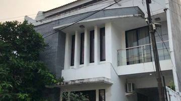 Gambar 1 Rumah 2 Lantai SHM di Bintaro, Tangerang Selatan