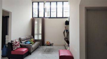 Gambar 2 Dijual murah rumah 3 Lantai di Jakarta Garden city Furnished