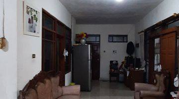 ruang tamu rumah di jl. leuwipanjang 2