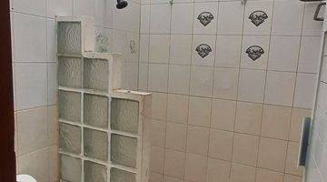 kamar mandi rumah nyaman di komplek kurdi