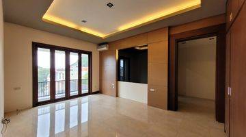 Gambar 1 Luxury home di Setra duta 3 Lantai SHM Bagus