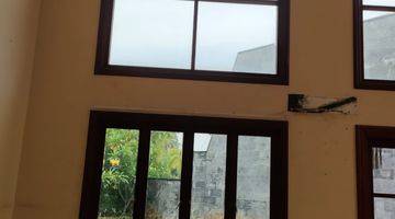 Gambar 3 Rumah Hook Luas 988 M2 Bukit Gading Villa di Kelapa Gading Semi Furnished SHM Butuh Renovasi