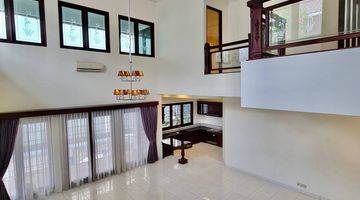 ruang tamu rumah luas 470 meter lokasi