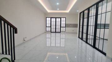 Gambar 1 Rumah 2 Lantai di Helios Prime Suvarna Sutera Tangerang 1K8000SN