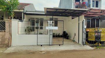 tampak depan rumah 2 lantai shm di