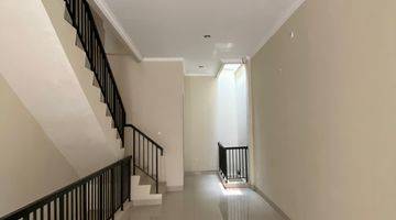 Gambar 3  Ruko di Green Lake City 286 m² Unfurnished