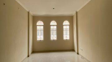 Gambar 4  Ruko di Green Lake City 286 m² Unfurnished