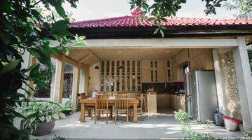 ruang makan jual villa bagus dengan lokasi