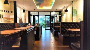 Gambar 4 Ruang Usaha Ex Cafe Kondisi Fully Furnished Dan Lokasi Strategis