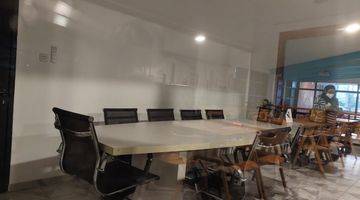 Gambar 2 Ruang Usaha Ex Cafe Kondisi Fully Furnished Dan Lokasi Strategis