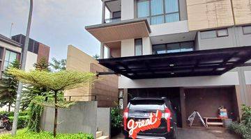 Gambar 2 Rumah Mewah Hook 3 Lantai Bagus Furnished di The Zora, Tangerang