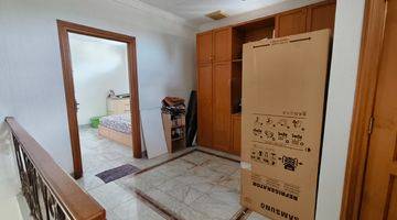 Gambar 3 Rumah Bagus Semi Furnished SHM di Jl. Seroja, Jakarta Barat