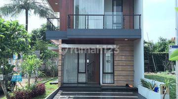 tampak depan rumah baru lingkungan berkonsep bali