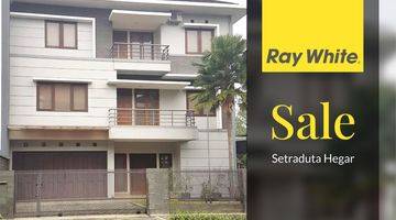 Gambar 1 Rumah Asri Semi Furnished di Komp Setra Duta, Bandung