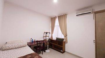 Gambar 4 Rumah Bagus Semi Furnished di Komplek Batununggal