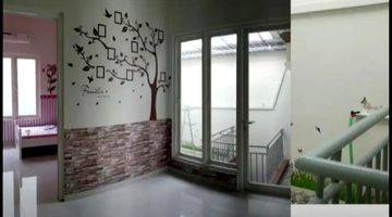 Gambar 4 Rumah 2 Lantai Bagus Unfurnished SHM di Jl. Manyar Jaya Praja, Surabaya