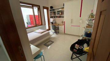 Gambar 2 Rumah 3 Lt Istana Regency Bagus Semi Furnished, Dekat Fasum 