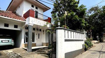 Gambar 1 Rumah Pasar Minggu Bangunan Kokoh Ceiling Tinggi Perlu Renovasi